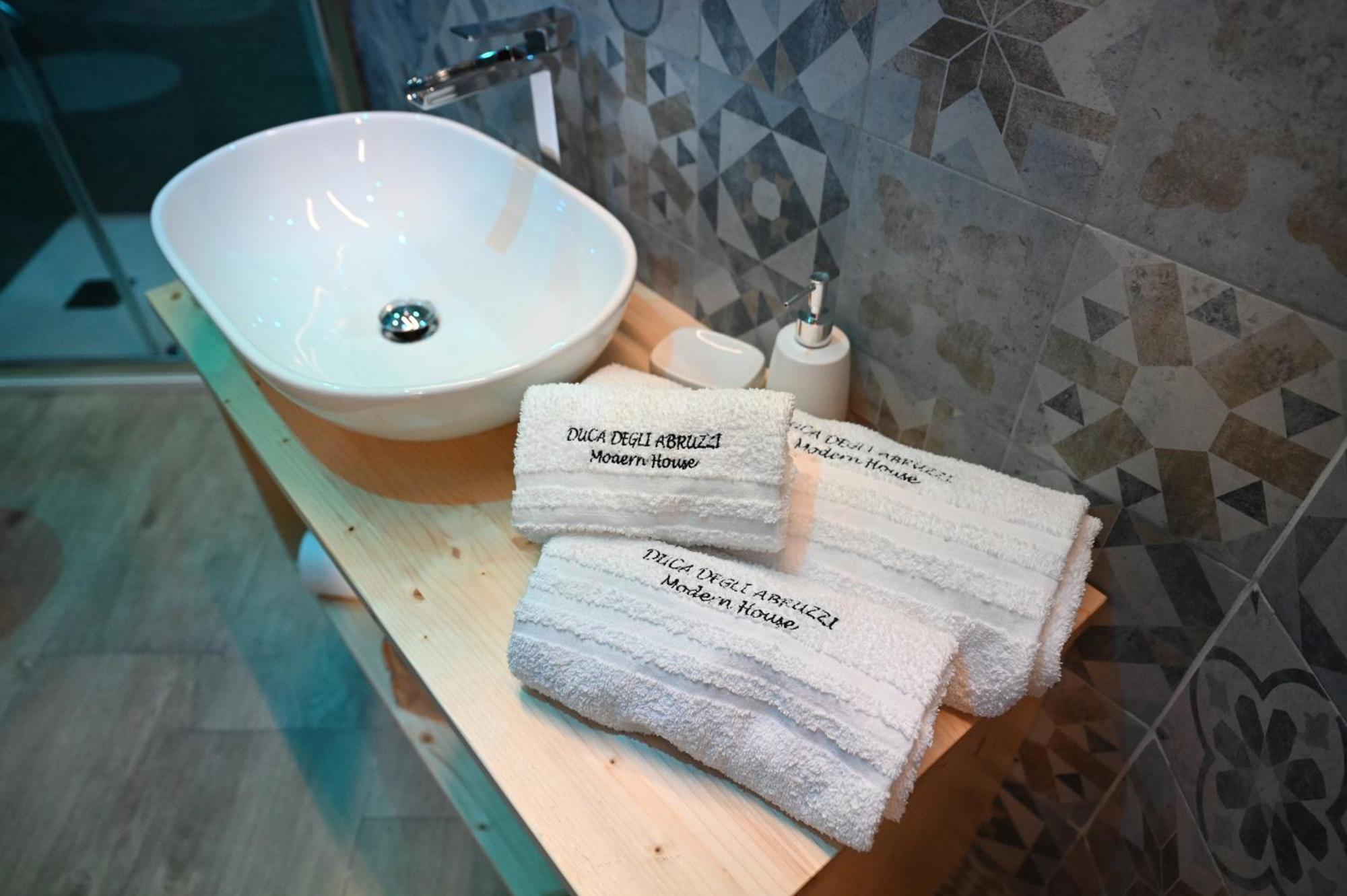 Duca Degli Abruzzi Modern House Luxury Relax Apartamento Brindisi Exterior foto
